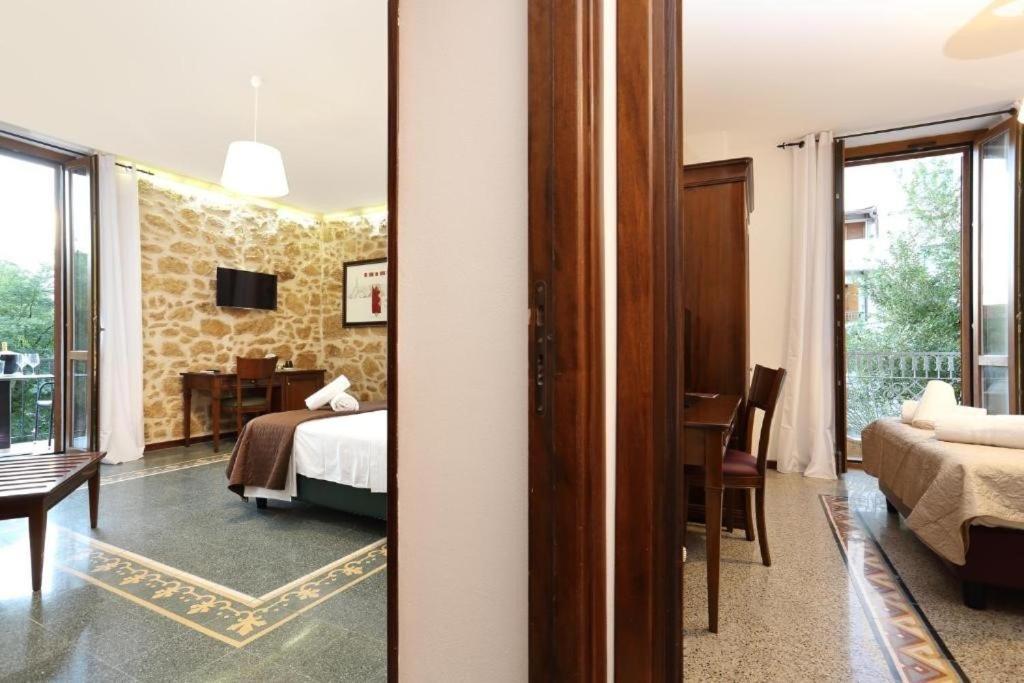 Double B Maison De Charme Bed & Breakfast 2*